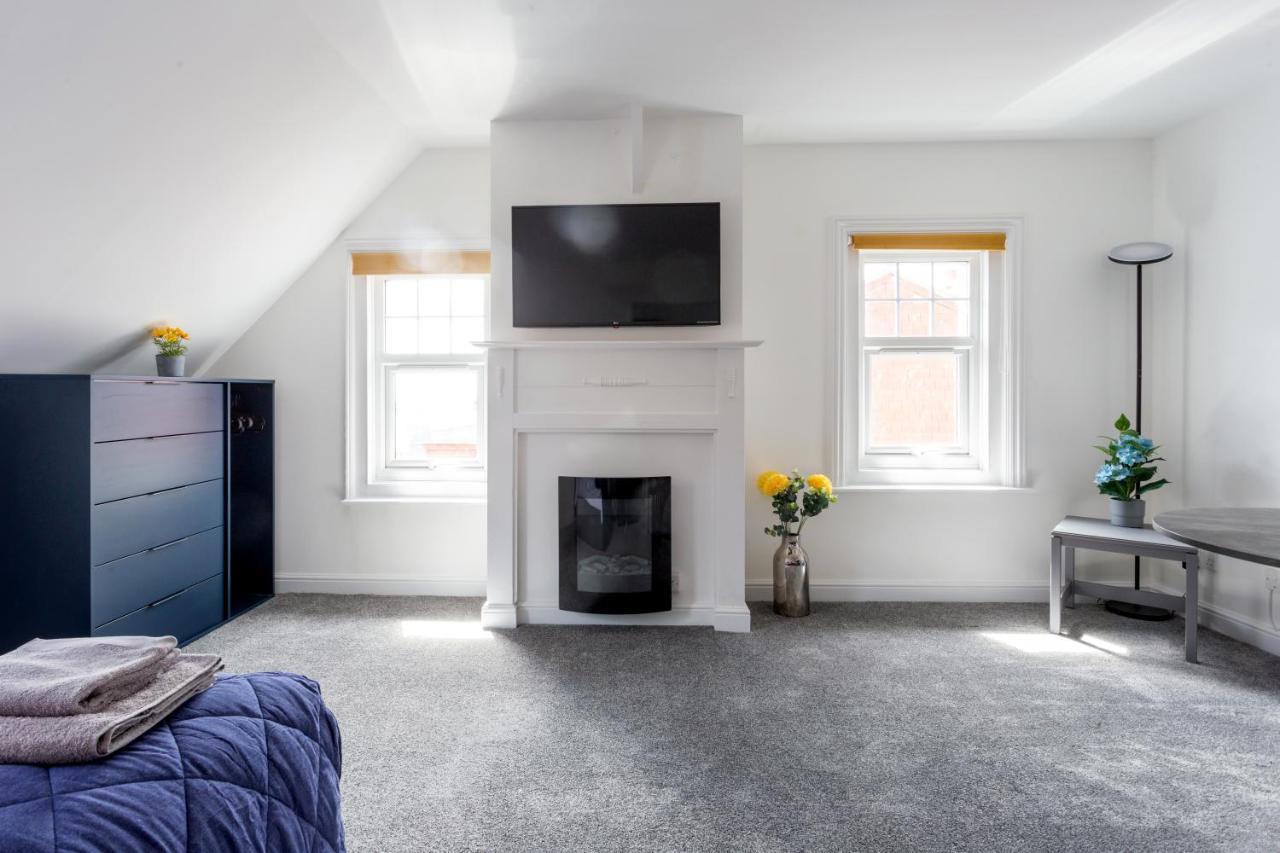 Beach View Luxury Apartment Lyme Regis Eksteriør billede